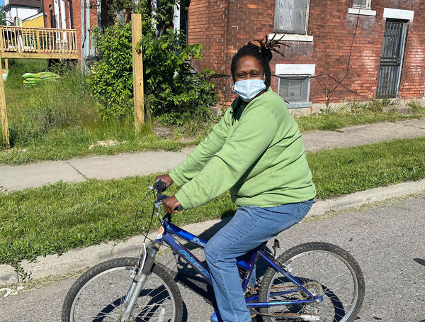 Pinckney Man Gifts Bikes To Detroiters