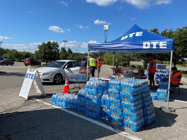 DTE Distributing Water To Those Without Power After Storms