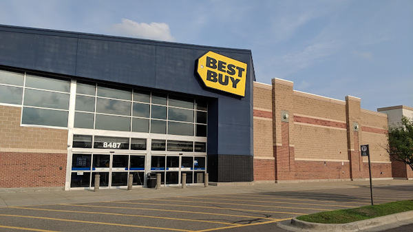 Small Fire Forces Evacuation Of Best Buy In Brighton