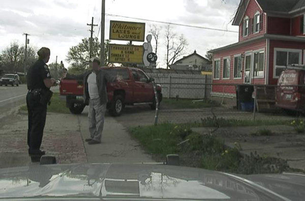 Bystanders Assist Officer In Confrontation With Knife-Wielding Man