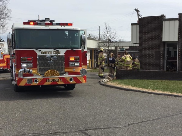 Crews Respond To Downed Wire On PNC Bank In South Lyon