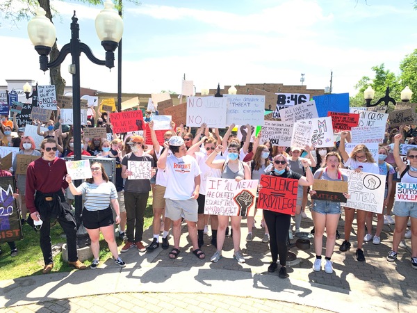 Peaceful Protests Held In Howell & Brighton Thursday