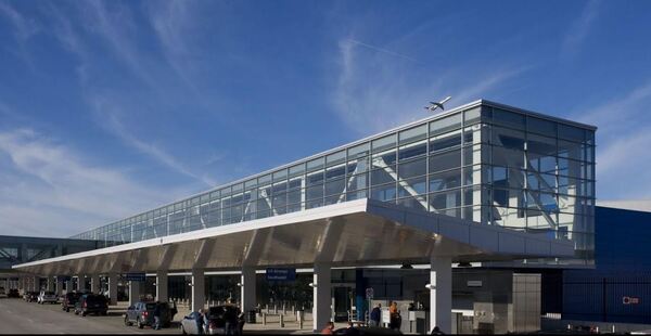 Wahlburgers To Take Flight At Detroit Metro Airport