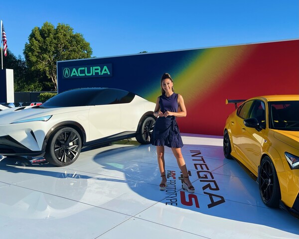 Product Specialists Prepare for the Detroit Auto Show