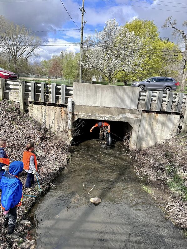 Record Turnout For 19th Annual South Lyon Area Creek Clean-Up