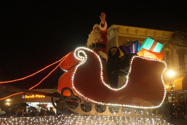 Fantasy Of Lights Parade & Festivities Friday