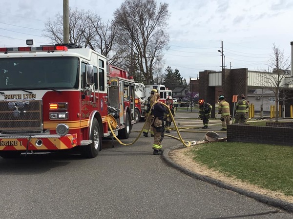 Crews Respond To Downed Wire On PNC Bank In South Lyon