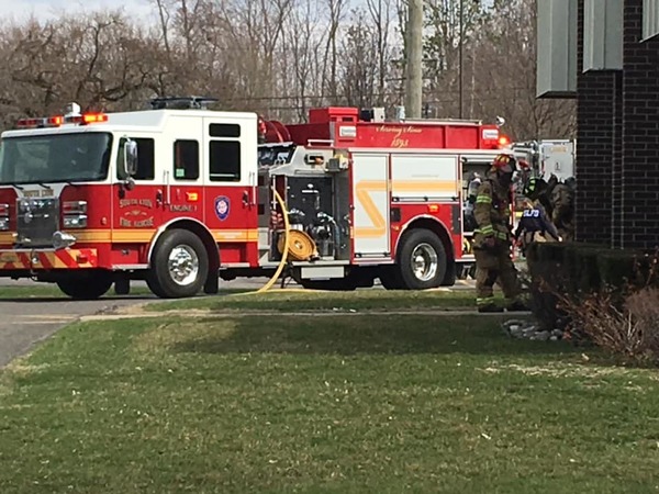 Crews Respond To Downed Wire On PNC Bank In South Lyon