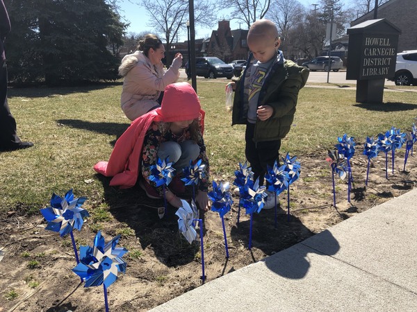 LACASA Takes Pinwheel Campaign Online