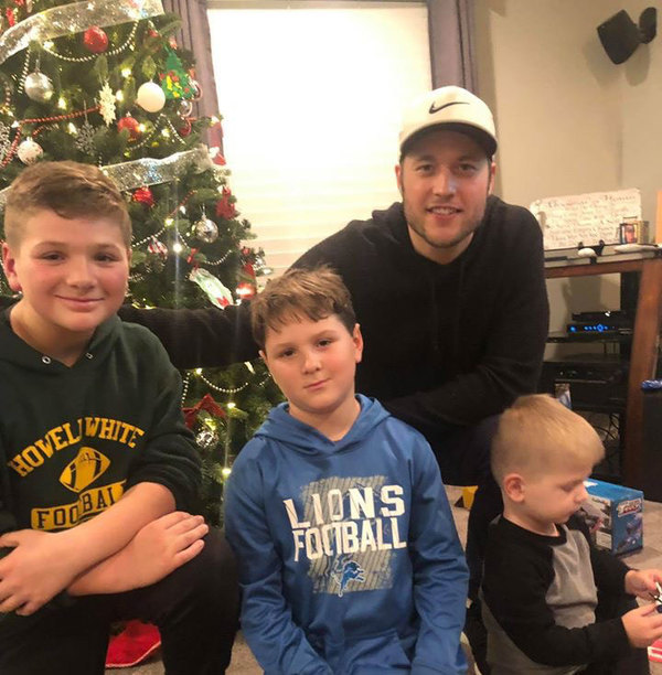 Matthew & Kelly Stafford Organize Christmas Surprise In Howell