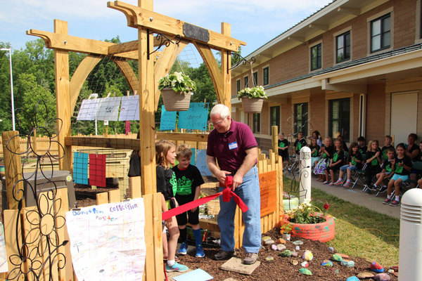 Hutchings Elementary Hosts School Garden Dedication Ceremony