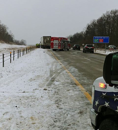 Crash Closes Portion Of Southbound US-23 In Fenton Monday