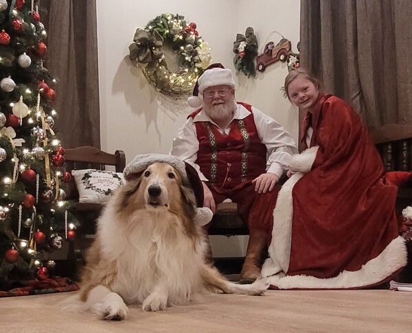 Howell's Carr Farm Offers Santa Photos for Families with Special Needs Children