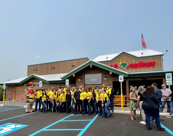 Texas Roadhouse Officially Opens in Green Oak Township