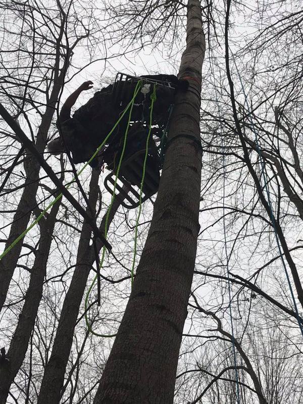 Hunter Trapped Upside Down, Rescued From Tree Stand