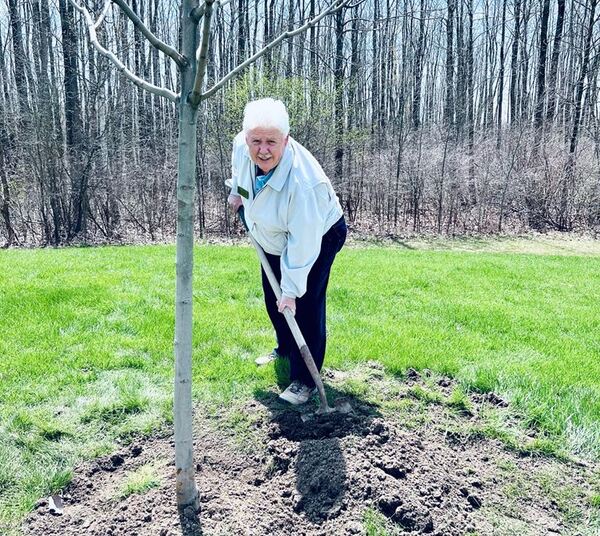 City Of South Lyon Hosts Arbor Day Event