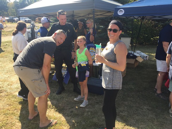 Local Citizen Organizes Picnic To Show Appreciation To Police