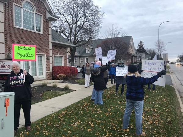 Protesters Show Support For Mueller Investigation