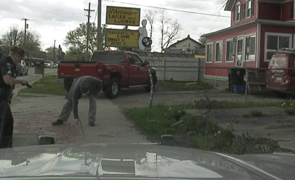 Bystanders Assist Officer In Confrontation With Knife-Wielding Man