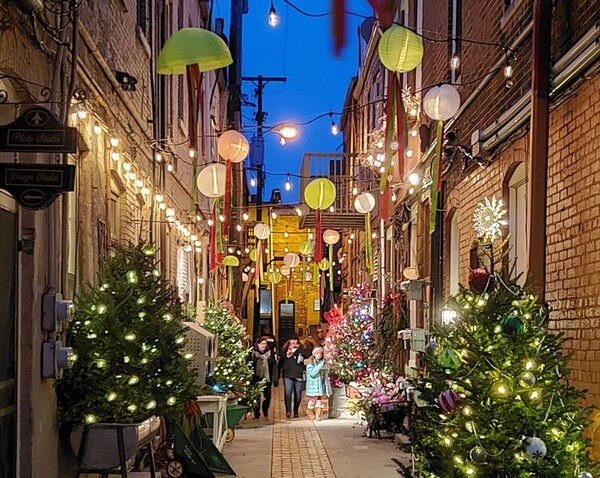 Howell Businesses Gearing Up for Annual Deck the Alley