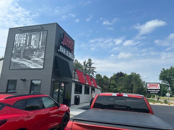 New Jonna's Bar & Grill Open