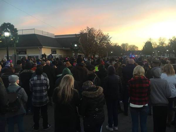Hundreds Turn Out For Slain Deputy's Vigil
