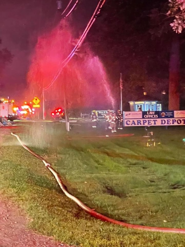 Fire Destroys Carpet Depot In Hamburg