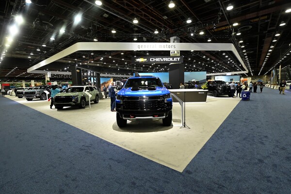 Detroit Auto Show Opens as Industry Pares Back Splashy Debuts and Leans on Test Tracks