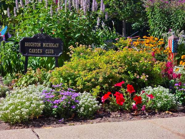 Brighton Garden Club Receives Statewide Beautification Award