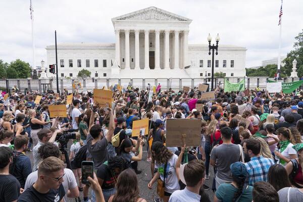 U.S. Supreme Court Overturns Roe v. Wade