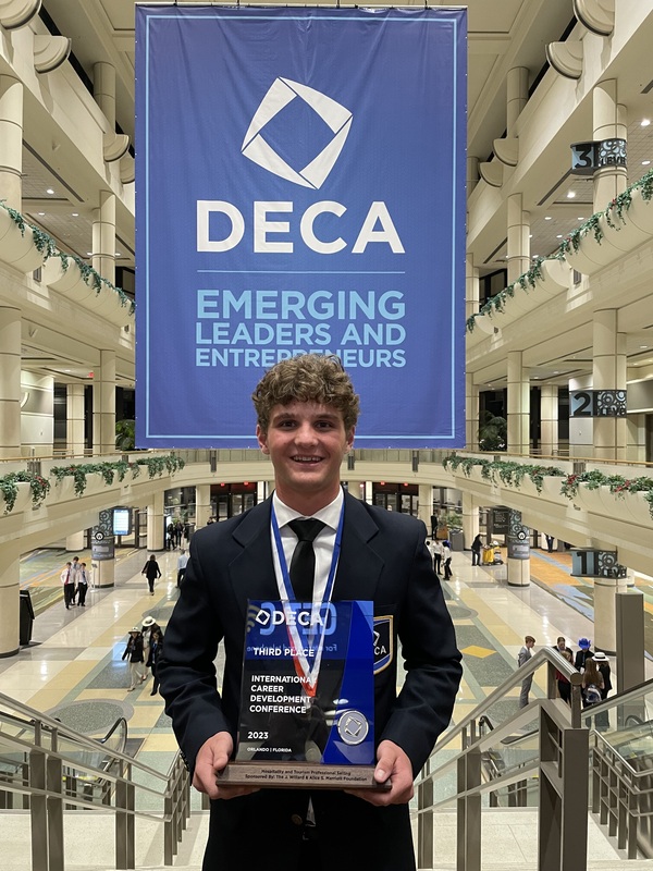 Hartland Students Attend International DECA Conference