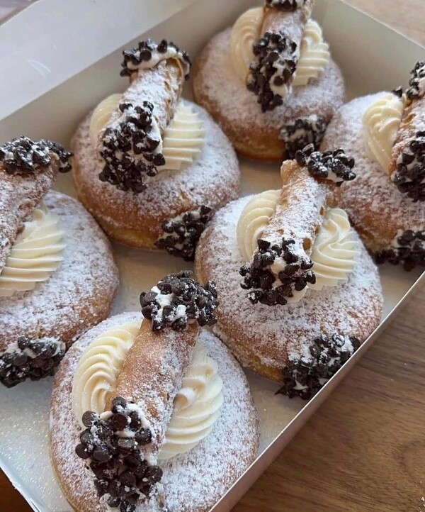 Local Bakeries Busy Filling Paczki Orders for Fat Tuesday