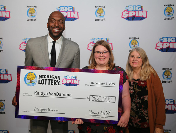 Fenton Woman Wins $300,000 On Michigan Lottery’s Big Spin Show
