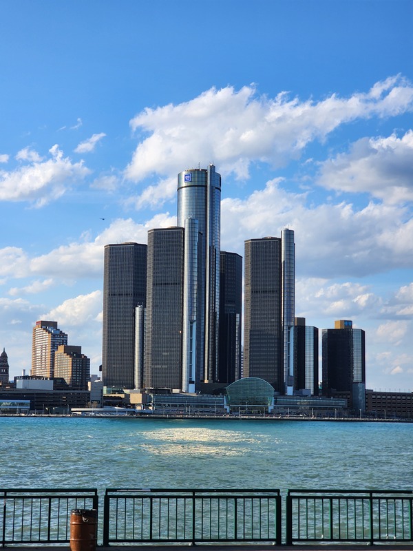 GM To Move From RenCen To Hudson's Tower Building