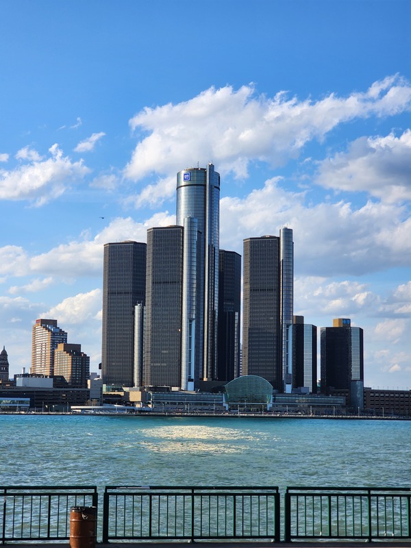 GM To Move From RenCen To Hudson's Tower Building