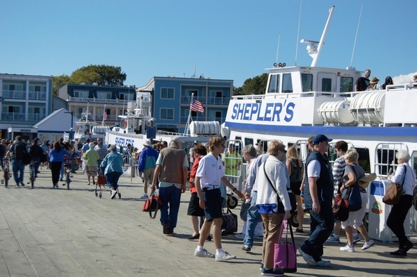 MI Lawmakers Give Mackinac Island Control of Ferry Rates